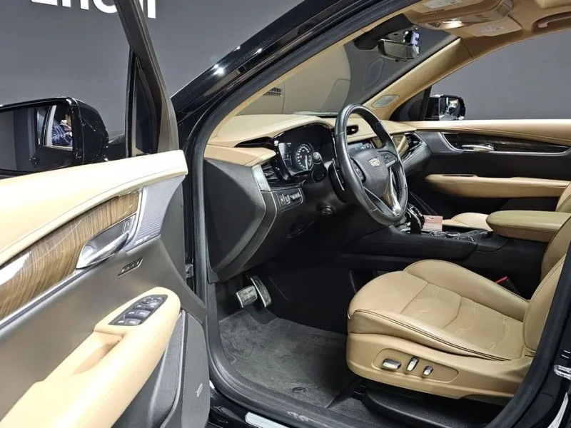 2022 Cadillac XT6 с пробегом 67 170 км