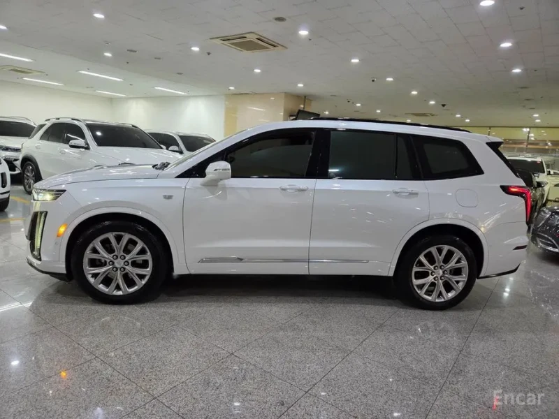 2020 Cadillac XT6 с пробегом 83 809 км