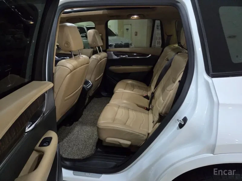 2020 Cadillac XT6 с пробегом 83 809 км