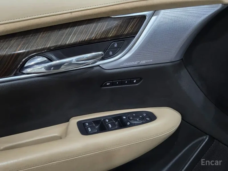 2020 Cadillac XT6 с пробегом 83 809 км