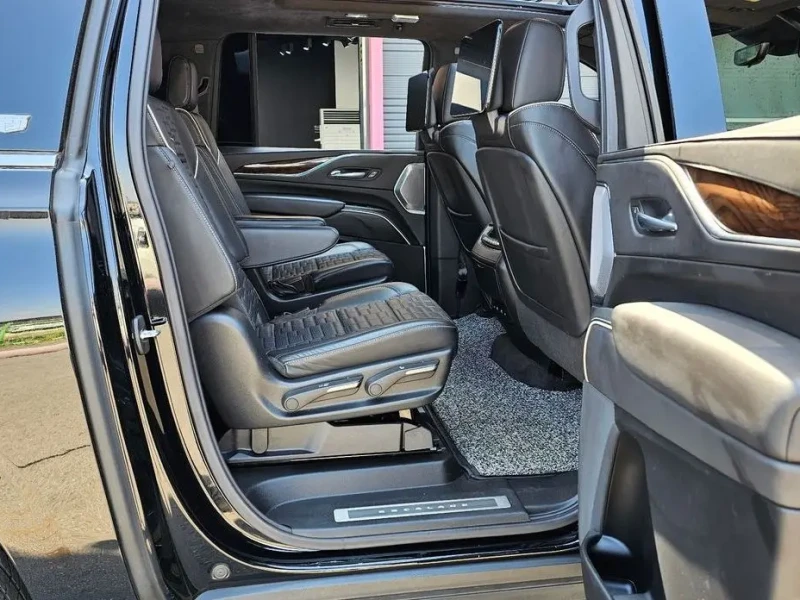 2022 Cadillac Escalade с пробегом 59 648 км