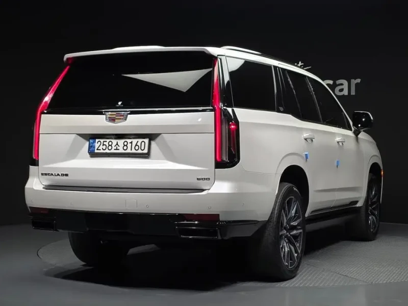 2022 Cadillac Escalade с пробегом 61 290 км