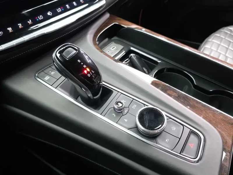 2022 Cadillac Escalade с пробегом 61 290 км