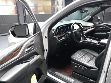 2022 Cadillac Escalade с пробегом 61 290 км