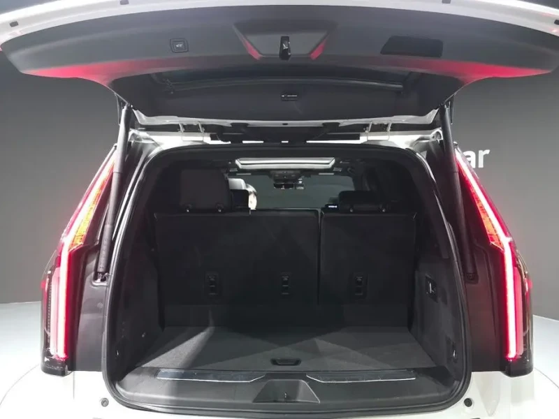 2022 Cadillac Escalade с пробегом 61 290 км