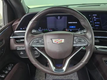 2022 Cadillac Escalade с пробегом 77 336 км