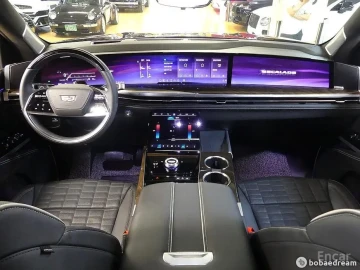 2025 Cadillac Escalade с пробегом 19 000 км