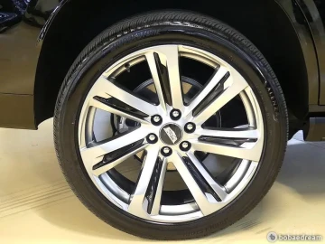 2025 Cadillac Escalade с пробегом 19 000 км