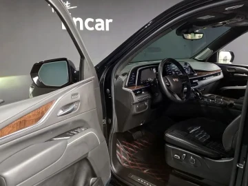 2022 Cadillac Escalade с пробегом 56 277 км