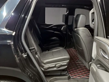 2022 Cadillac Escalade с пробегом 56 277 км