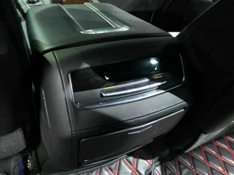 2022 Cadillac Escalade с пробегом 56 277 км