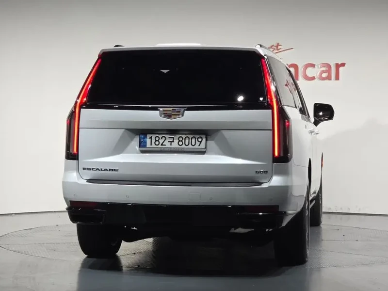 2023 Cadillac Escalade с пробегом 26 531 км