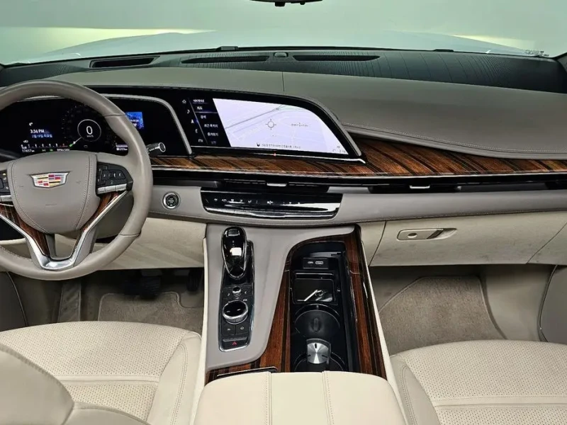 2023 Cadillac Escalade с пробегом 17 657 км