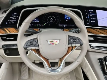 2023 Cadillac Escalade с пробегом 17 657 км