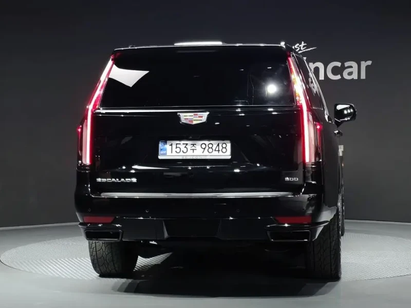 2023 Cadillac Escalade с пробегом 38 323 км