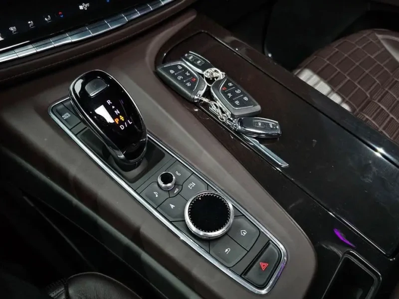 2023 Cadillac Escalade с пробегом 38 323 км