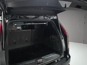 2023 Cadillac Escalade с пробегом 38 323 км