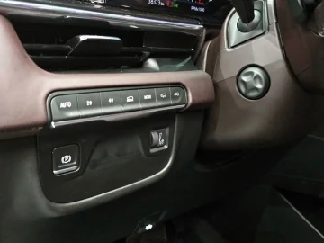2023 Cadillac Escalade с пробегом 38 323 км