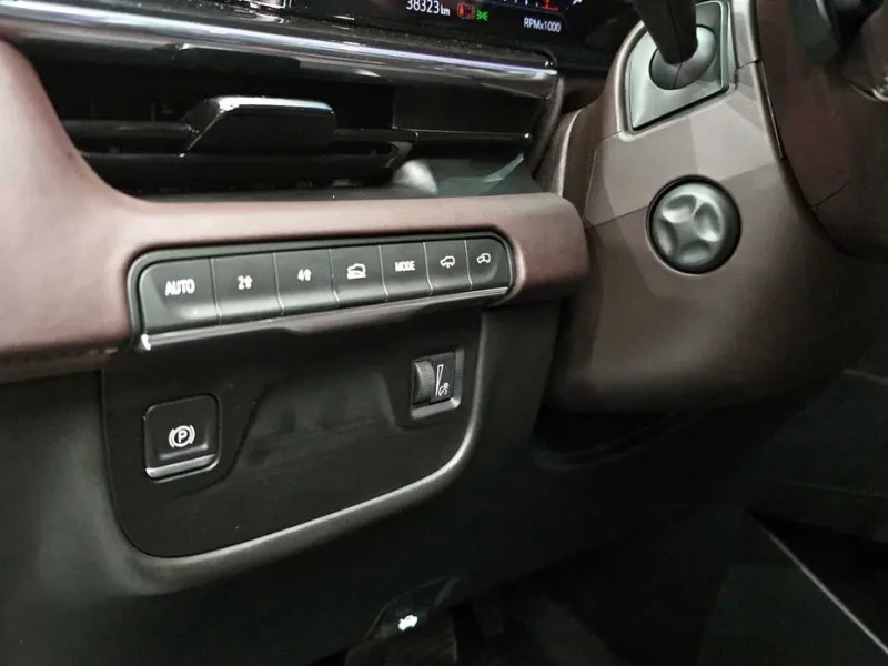 2023 Cadillac Escalade с пробегом 38 323 км