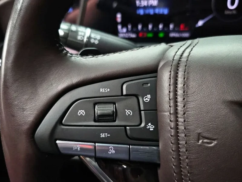 2023 Cadillac Escalade с пробегом 38 323 км