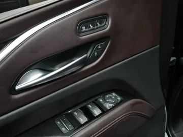 2023 Cadillac Escalade с пробегом 38 323 км