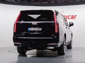 2022 Cadillac Escalade с пробегом 45 911 км