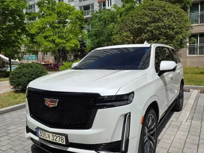 2023 Cadillac Escalade с пробегом 25 446 км