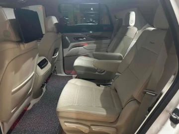 2023 Cadillac Escalade с пробегом 25 446 км