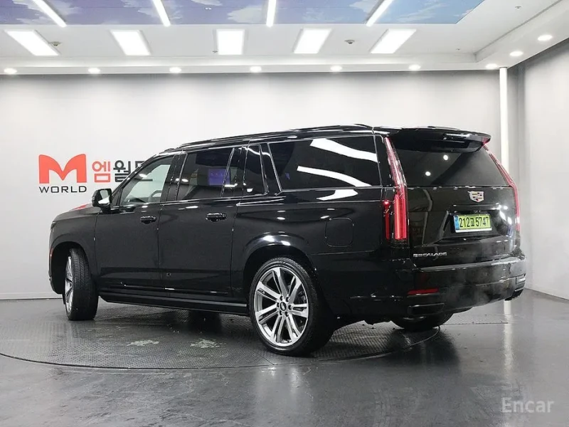 2025 Cadillac Escalade с пробегом 1 580 км