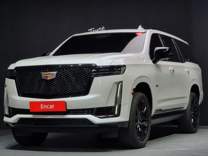 2023 Cadillac Escalade с пробегом 65 875 км