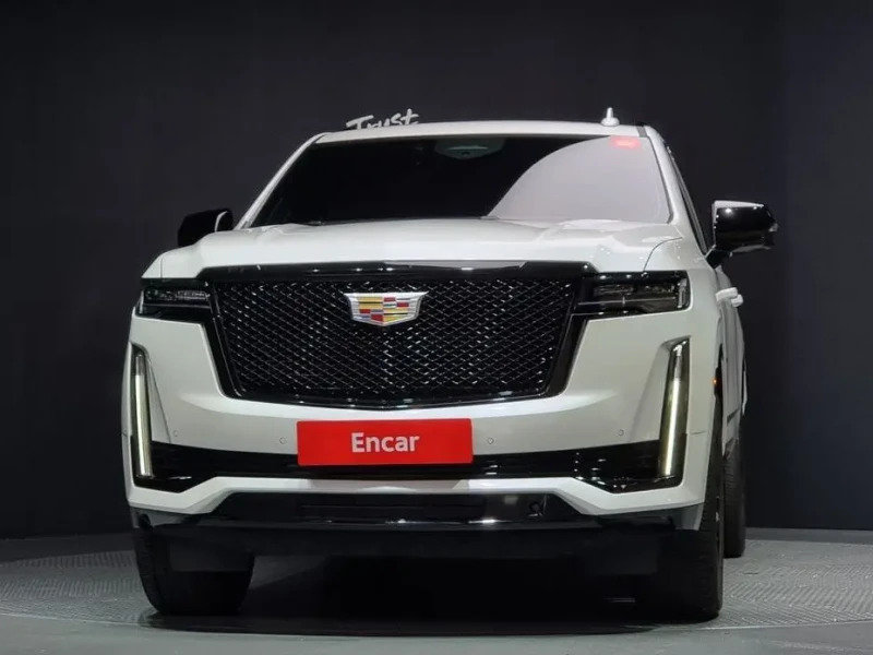 2023 Cadillac Escalade с пробегом 65 875 км