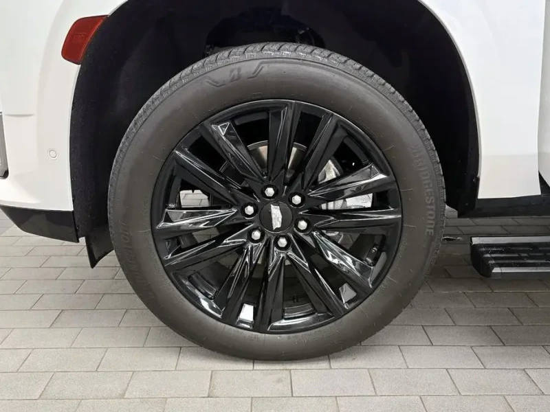 2023 Cadillac Escalade с пробегом 65 875 км