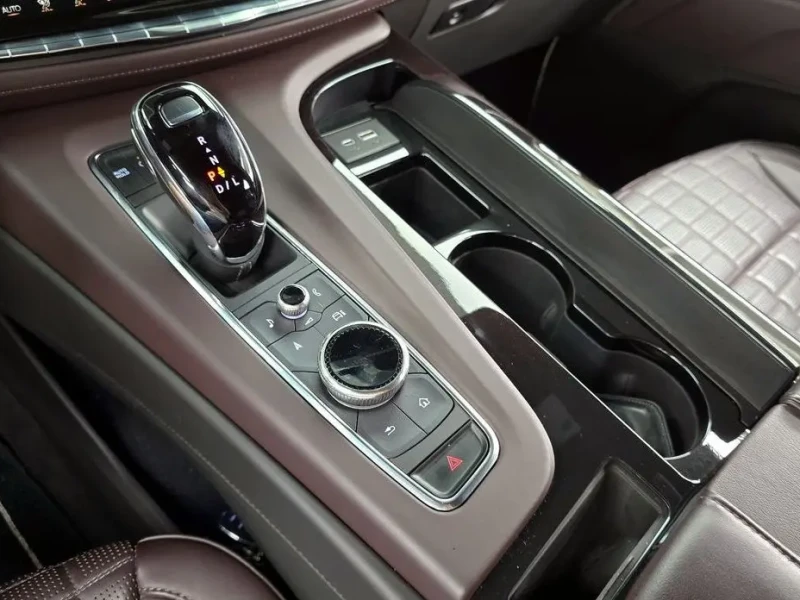 2023 Cadillac Escalade с пробегом 65 875 км
