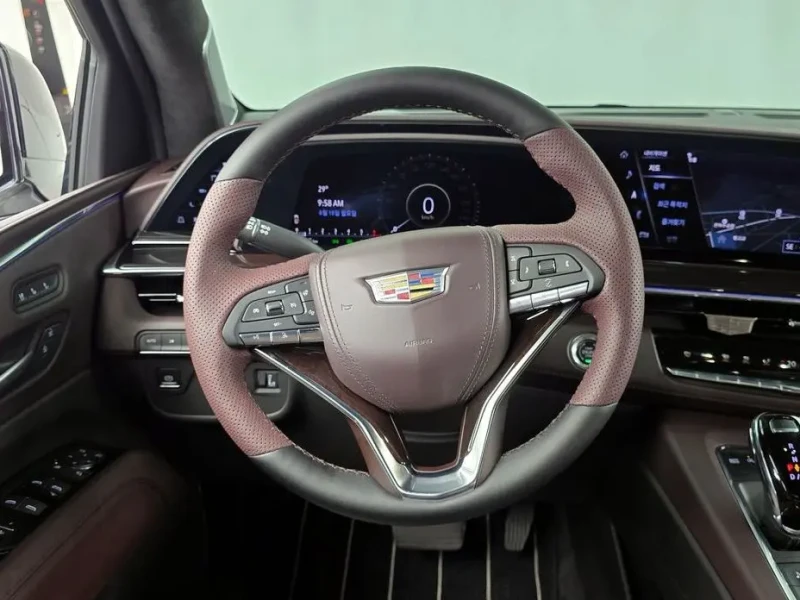 2023 Cadillac Escalade с пробегом 65 875 км
