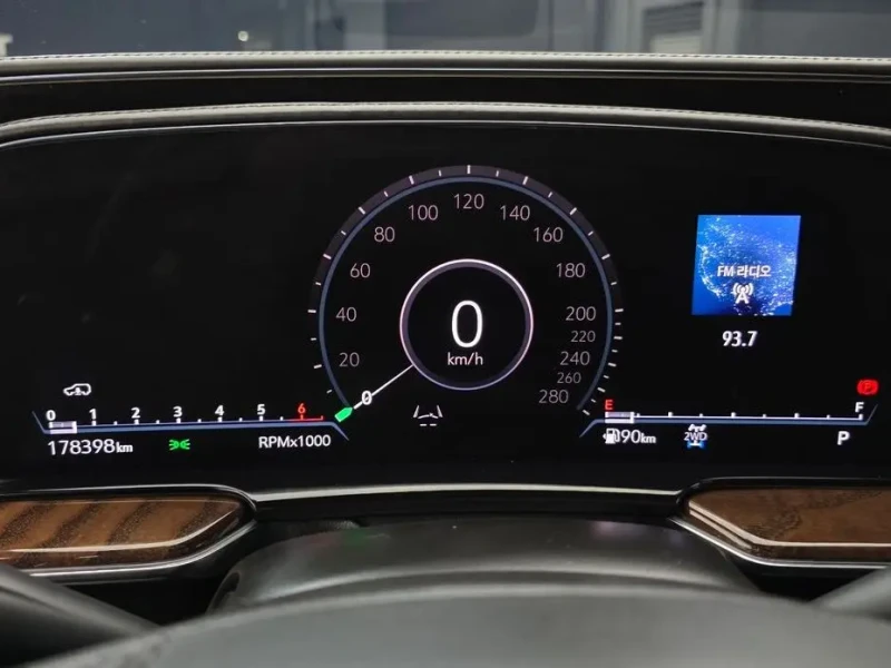 2021 Cadillac Escalade с пробегом 178 398 км