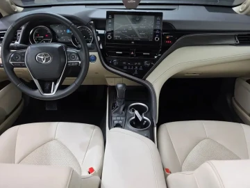 2023 Toyota Camry с пробегом 44 160 км