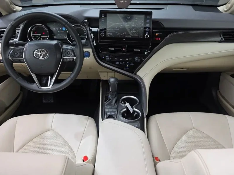 2023 Toyota Camry с пробегом 44 160 км