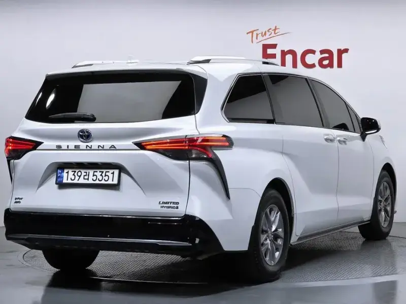 2023 Toyota Sienna с пробегом 41 447 км