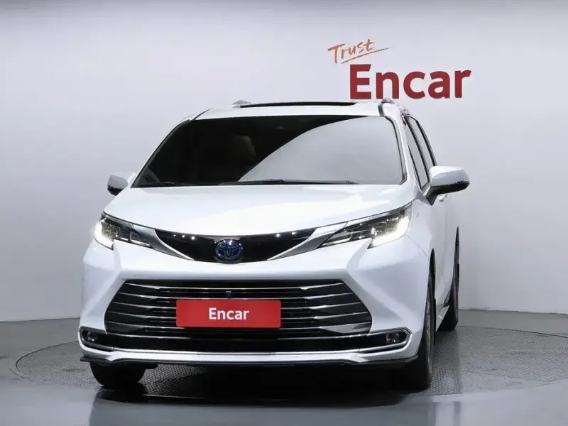 2023 Toyota Sienna с пробегом 41 447 км