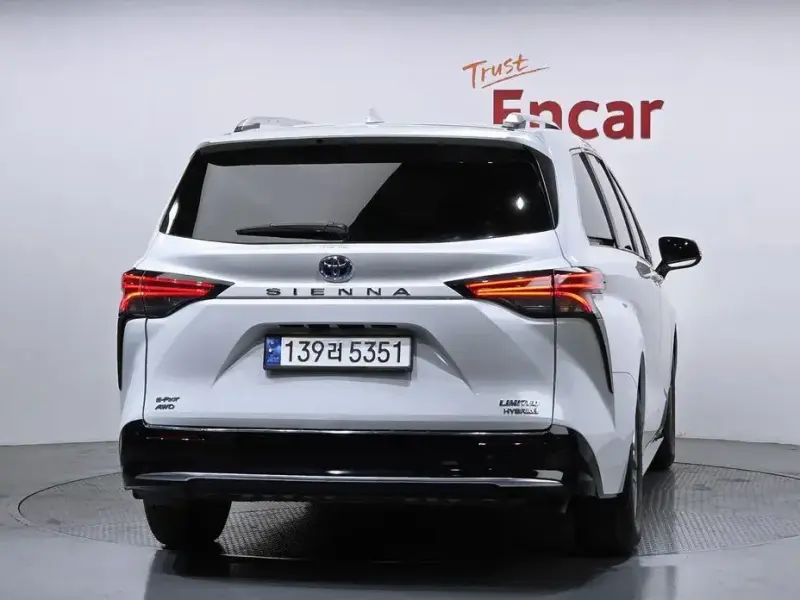 2023 Toyota Sienna с пробегом 41 447 км