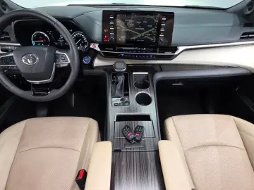 2023 Toyota Sienna с пробегом 41 447 км