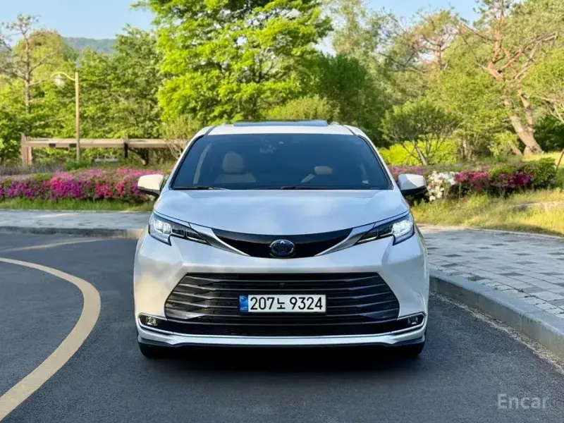 2022 Toyota Sienna с пробегом 17 995 км