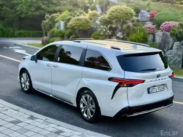 2022 Toyota Sienna с пробегом 17 995 км