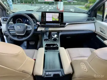 2022 Toyota Sienna с пробегом 17 995 км
