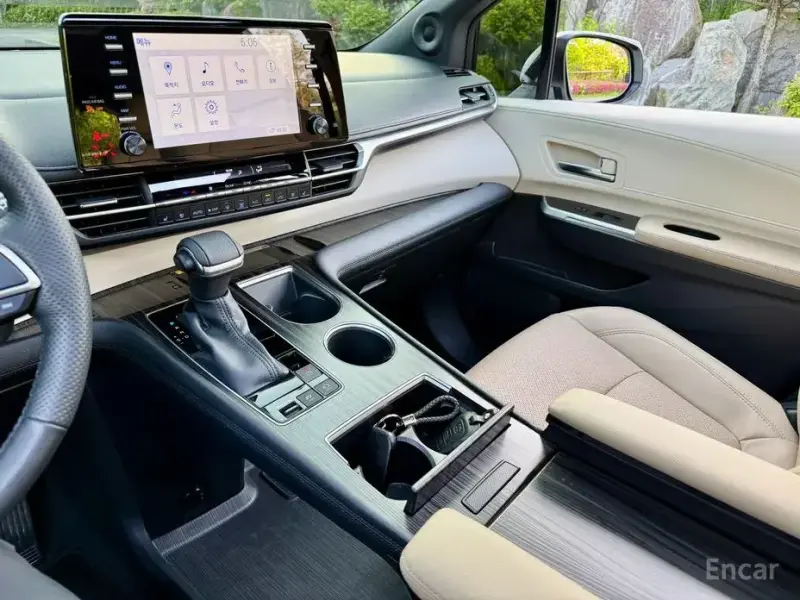 2022 Toyota Sienna с пробегом 17 995 км