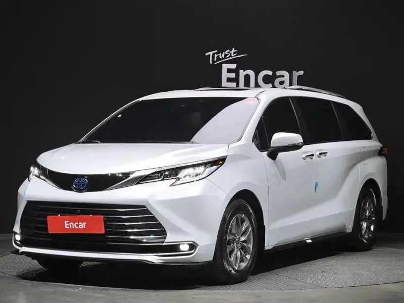 2023 Toyota Sienna с пробегом 31 712 км