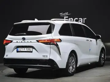 2023 Toyota Sienna с пробегом 31 712 км