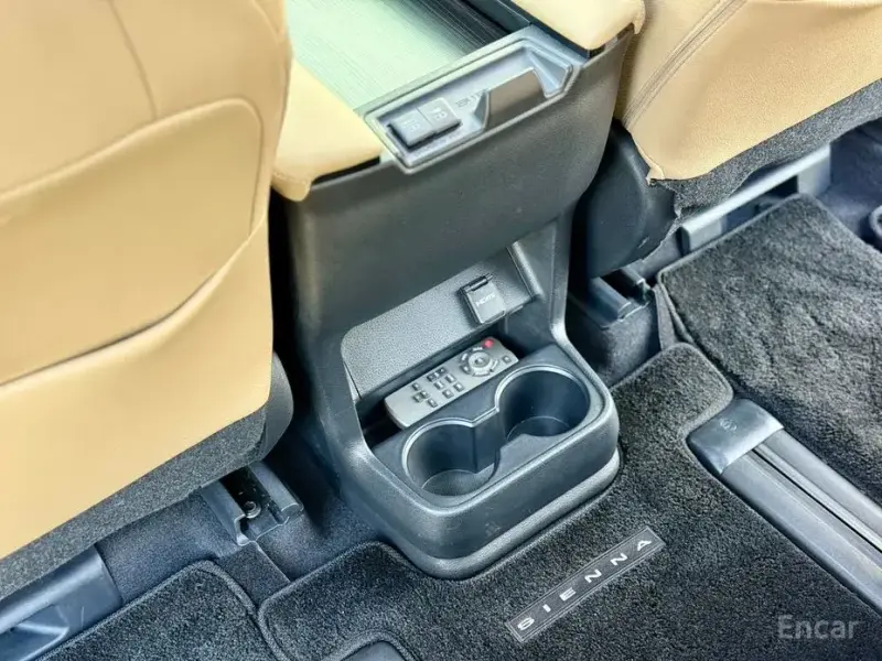 2022 Toyota Sienna с пробегом 17 995 км