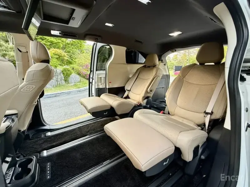 2022 Toyota Sienna с пробегом 17 995 км
