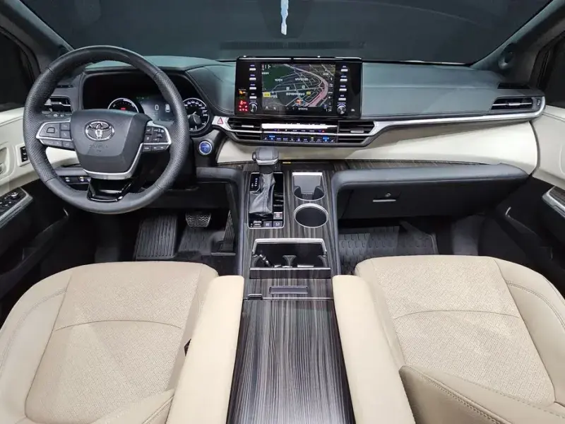 2023 Toyota Sienna с пробегом 31 712 км